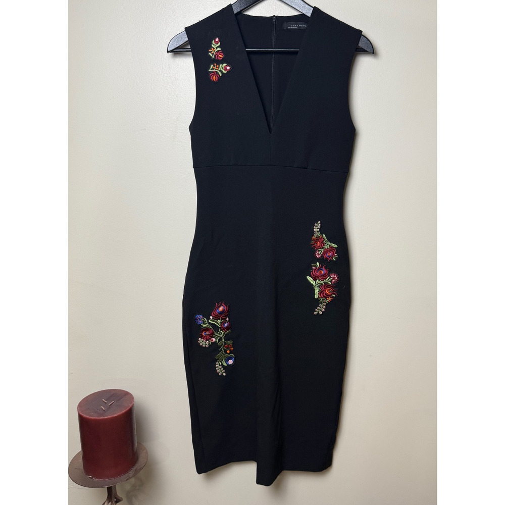 Zara Black Floral Patches Shift Dress Bodycon V-neck Size Small Embroidered Lux